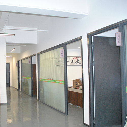 办公区域公司环境深圳市mg冰球突破十大平台农产品实业有限公司